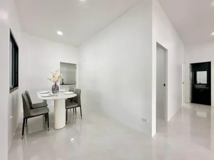 Отремонтированная вилла с 3 спальнями в Garden Place, Таланг