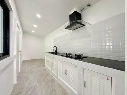 Отремонтированная вилла с 3 спальнями в Garden Place, Таланг