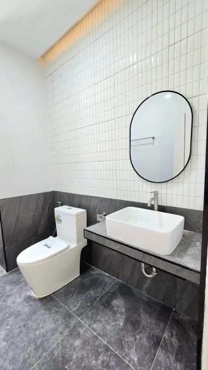 Отремонтированная вилла с 3 спальнями в Garden Place, Таланг