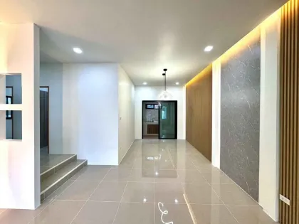 Villa Gemela Renovada de 3 Dormitorios y 2 Baños Lista para Habitar en Wichit, Phuket