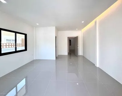Villa Gemela Renovada de 3 Dormitorios y 2 Baños Lista para Habitar en Wichit, Phuket