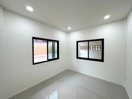 Villa Gemela Renovada de 3 Dormitorios y 2 Baños Lista para Habitar en Wichit, Phuket