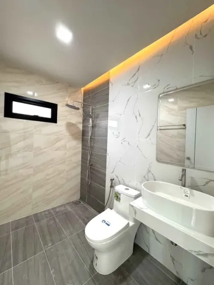 Villa Gemela Renovada de 3 Dormitorios y 2 Baños Lista para Habitar en Wichit, Phuket