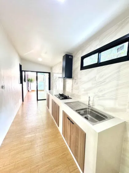 Villa Gemela Renovada de 3 Dormitorios y 2 Baños Lista para Habitar en Wichit, Phuket