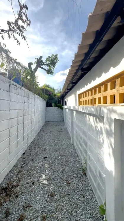 Villa Gemela Renovada de 3 Dormitorios y 2 Baños Lista para Habitar en Wichit, Phuket