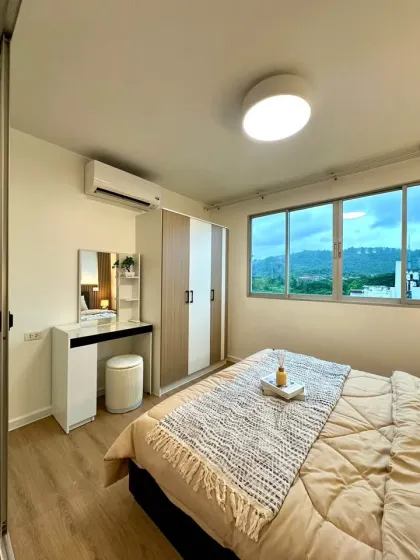 Unidad Esquinera de 1 Habitación y 1 Baño Recientemente Renovada en DCondo Kathu