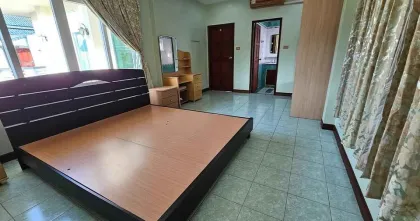 Вилла с бассейном 3 спальни на продажу в Кату, Пхукет