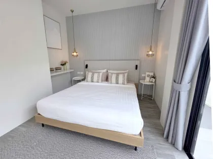 Moderne 4-Zimmer-Poolvilla in Rawai, Phuket