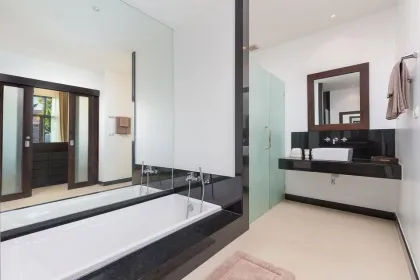 Villa Moderna con Piscina Privada en Zona Tranquila de Kamala
