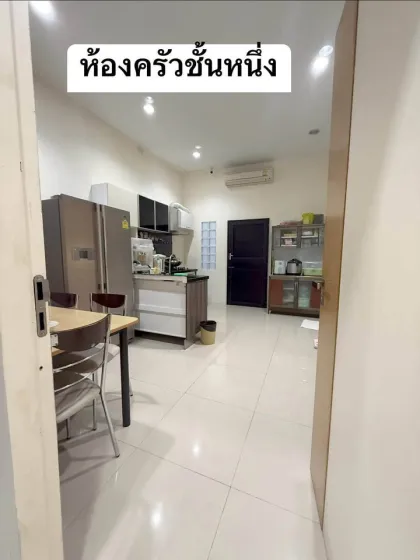 3-Storey Townhouse with 5 Beds and 5 Baths for Sale