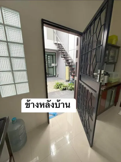 3-Storey Townhouse with 5 Beds and 5 Baths for Sale