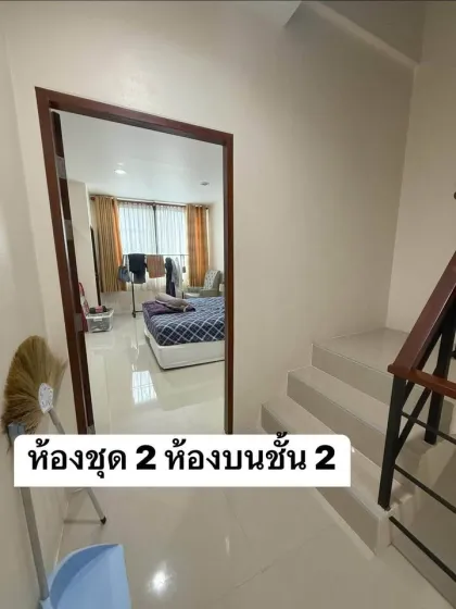 3-Storey Townhouse with 5 Beds and 5 Baths for Sale
