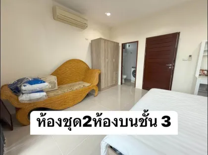 3-Storey Townhouse with 5 Beds and 5 Baths for Sale