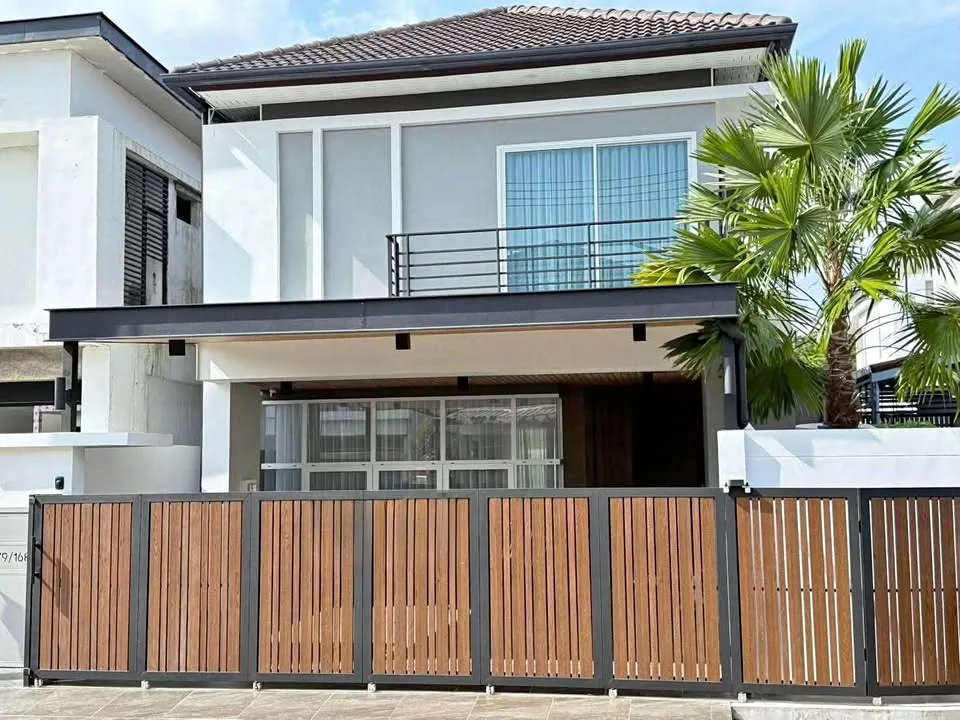 วิลล่า 3 ห้องนอนพร้อมสระว่ายน้ำส่วนตัวที่ Chao Fah Garden Home 7, เมืองภูเก็ต