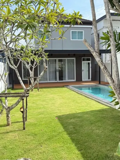 Villa 3 Chambres avec Piscine Privée à Chao Fah Garden Home 7, Phuket Town