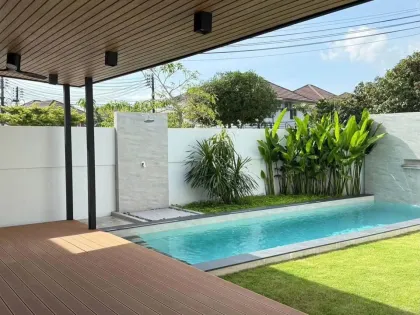 Villa 3 Chambres avec Piscine Privée à Chao Fah Garden Home 7, Phuket Town