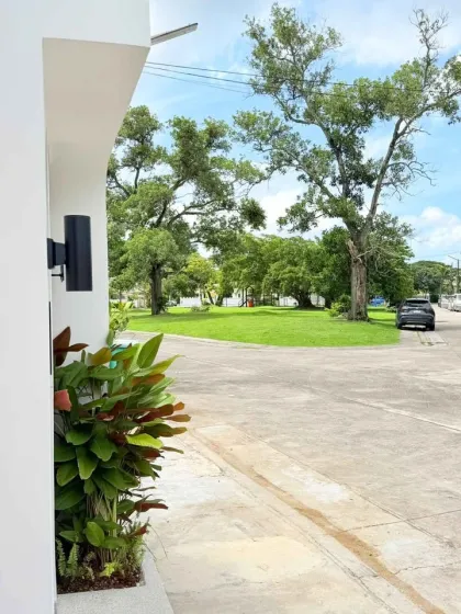 Elegant 3-Bedroom Modern Tropical Pool Villa in Chalong