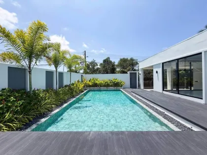 Wunderschöne 3-Schlafzimmer-Poolvilla in der Nähe der British Intl School