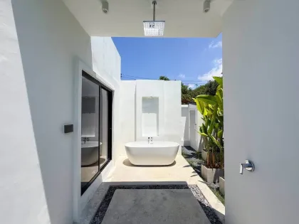 Wunderschöne 3-Schlafzimmer-Poolvilla in der Nähe der British Intl School