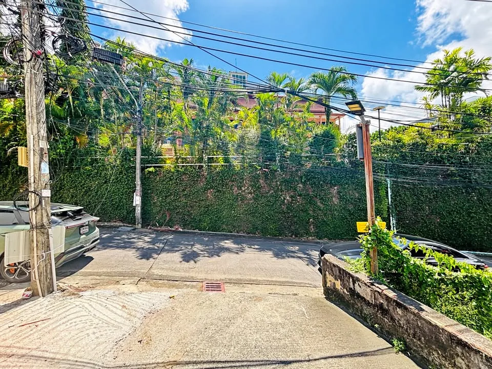 คอนโดมี 10 ห้องนอน และ 10 ห้องน้ำสำหรับขายที่ป่าตอง ภูเก็ต