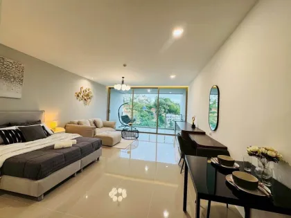 Appartement studio 1 chambre avec vue sur la jungle et la mer à Karon Beach