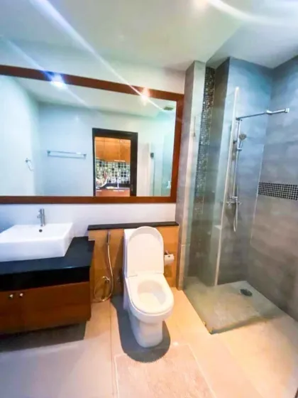 Dringender Verkauf: Sea and Sky Condominium Karon 1 Schlafzimmer 1 Bad mit Meerblick