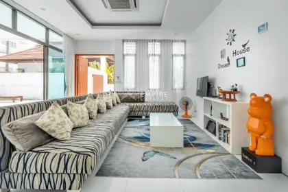 Villa 4 Chambres, 5 Salles de Bain à Vendre à Kamala, Phuket
