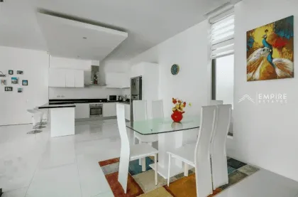 Villa 4 Chambres, 5 Salles de Bain à Vendre à Kamala, Phuket