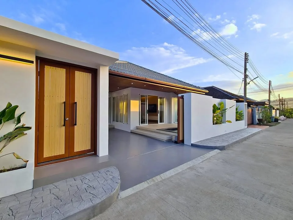 3-Bedroom 4-Bath Pool Villa in Paklok, Thalang