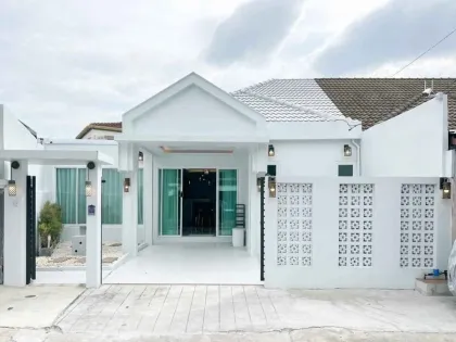 Moderne 3-Zimmer-Villa zum Verkauf in Wichit, Phuket Town