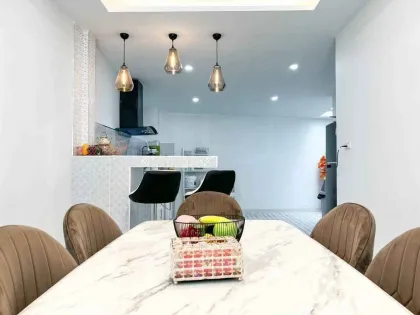 Moderne 3-Zimmer-Villa zum Verkauf in Wichit, Phuket Town