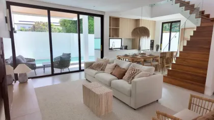 Maison de ville minimaliste moderne 3 chambres de luxe à Rawai
