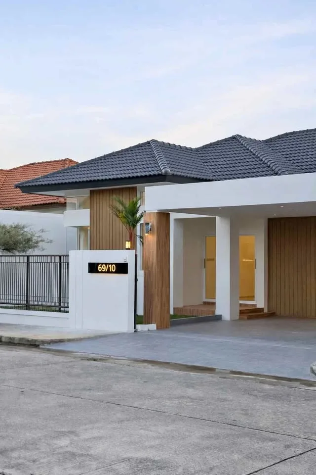 Villa de 3 Dormitorios y 2 Baños de Planta Baja en Ubicación Prime de Phuket