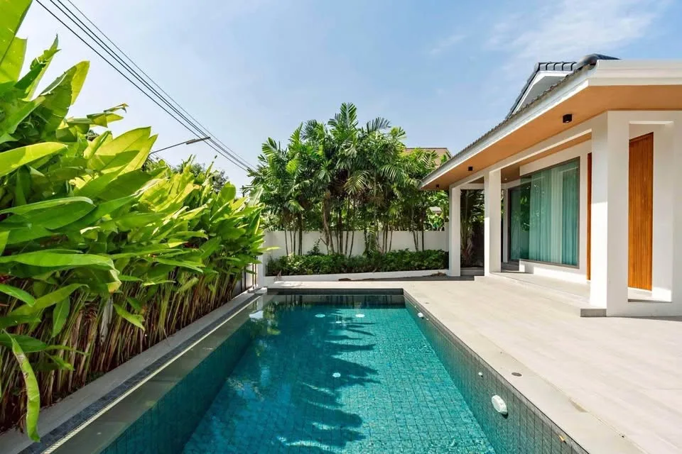 Einfamilien-Poolvilla mit 3 Schlafzimmern in Maneekram Village, Chalong