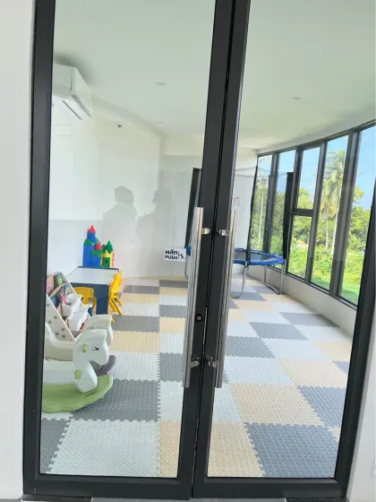 Condo de 1 dormitorio en Capri Residence Bangtao con vista a la piscina
