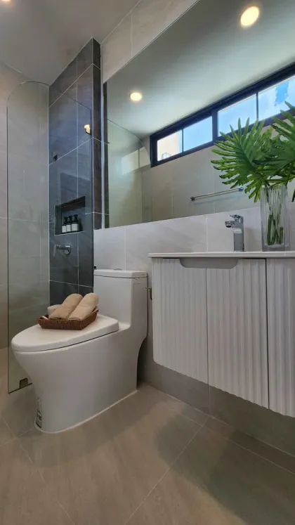 Villa de 4 dormitorios y 3 baños en Cherng Talay, Phuket