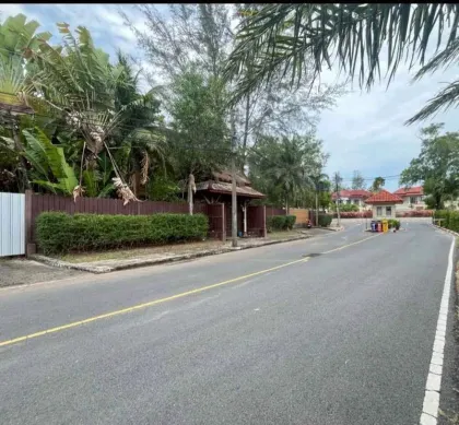 Terrain avec Villa à Vendre dans le Quartier Privilégié de Laguna Phuket