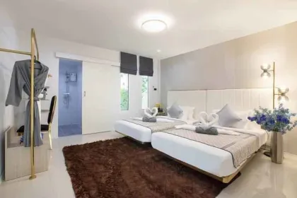 Курорт у пляжа с 18 спальнями и 19 ванными в Раваи, Пхукет