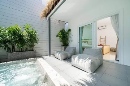 Villa avec piscine 2 chambres à vendre à Rawai, Phuket