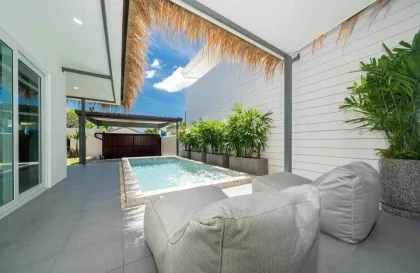 Villa avec piscine 2 chambres à vendre à Rawai, Phuket