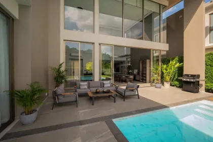 Villa de lujo con piscina y 4 habitaciones en Bang Tao
