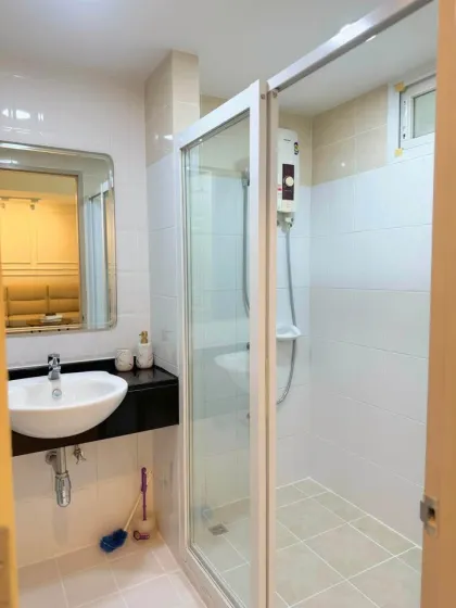 Spacious 1-Bed, 1-Bath Condo in Prime Samkong, Phuket Town