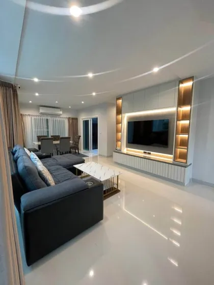 Villa Independiente cerca de Blue Tree y Boat Avenue en Bang Jo, Thalang