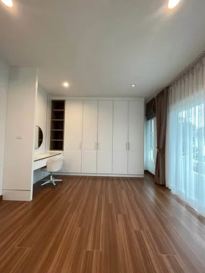 Villa Independiente cerca de Blue Tree y Boat Avenue en Bang Jo, Thalang