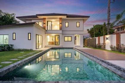 Spacieuse villa tropicale 4 chambres avec piscine proche Robinson Lifestyle Thalang