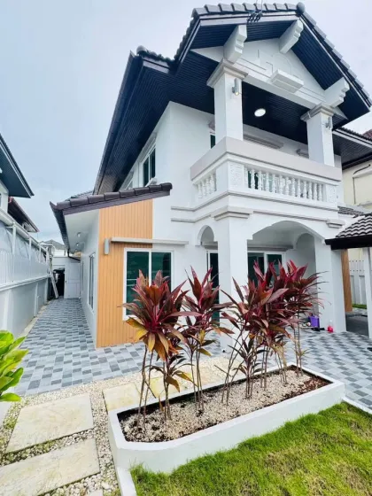 2-Story 4-Bedroom Villa Ready to Move In at Phuket Country Home