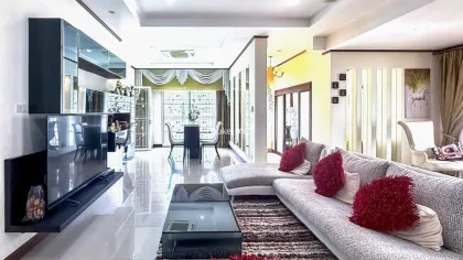 Villa Familiale de 4 Chambres à Manik, Bang Tao à Vendre