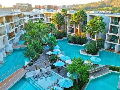 อพาร์ตเมนต์ 1 ห้องนอนหรู พร้อมทางเข้าสระว่ายน้ำที่ Wyndham Grand Nai Harn