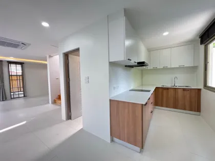 ใหม่! บ้านพูลวิลล่าปรับปรุงใหม่ 4 ห้องนอน 5 ห้องน้ำในชะลอง
