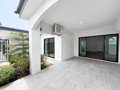 Geräumiges 4-Schlafzimmer 5-Badezimmer Eckhaus in Phuket Villa 3, Wichit